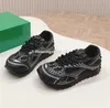 Chaussures de créateurs Hommes Femmes Orbit Sneaker Runner Baskets Réalisées dans une boîte de baskets à plate-forme de chaussures en caoutchouc antidérapantes en maille technique légère