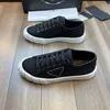 Berömda lyxiga fluga block män casual skor springande sneakers Italy Het Popular Non-Slip Rubber Elastic Band Low Top Canvas Designer Casuals Striding Trainers Box EU 38-45