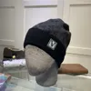 Projektantka Męska i damska Fashion Masher Fall/Winter Hats TOque Thermal Knit Hat Hat Brander Bonnet Wysokiej jakości kości w kratę luksusowa czapka czaszka czapka czapka