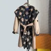 YLS Giacche da donna Giacche da donna Trench da donna Giacca a vento firmata TB Mantello con cappuccio alla moda Lettere Stile con cintura Giacca slim da donna Lana nera co