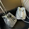 Bolsos de mano para mujer Mini diseñador de satén Moda Bolsos de cubo adornados con cristales Totes de diamantes Verano Dorado Negro Bolsos de hombro de fiesta brillantes