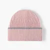 Beanie Skull Caps Chapéus frios masculinos coloridos de outono e inverno, elegantes e versáteis, simples e quentes, chapéus de malha espessados, chapéus de lã femininos para uso ao ar livre