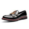 Moda Sapatos de casamento de festa de festa Promoção Spring Men Mocassins Europa Estilo Bordado Black Slippers Driving Mocassins for Mens 38-46