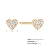 Kolczyki stadnina drobna biżuteria Prosta moda minimalistyczna Miłość kolczyka 14K Solid Gold Triple Natural Diamond Heart dla kobiety