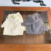 Pullower Ubrania projektant 2023 Europejskie i amerykańskie swetry chłopcy dziewczęta w stylu zachodnim Knitwe