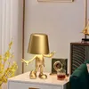 装飾的なオブジェクトの置物Xiaojinren Touch Desk Lamp Study Room Bedside Italian Ins Lesin USB充電231115