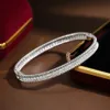 Bangle Oevas 100 ٪ 925 Sterling Silver 2mm bangle for Women 18K الذهب الأبيض مطلي بالماس المجوهرات الفاخرة 231115