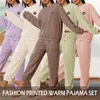 Slaaplounge voor dames Warme pyjamaset voor dames Winternachtkleding Effen fluweel 2-delig broek Thuispak Pluizig Casual pyjama Warme O-hals Nachtkledij zln231115