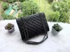 Högkvalitet toppkvaliteter kvinnor axelväskor crossbody handväska messenger handväskor blomma designer lady blomma louise handväska vutton crossbody viuton väska