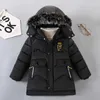 Down Coat 2023 Nouveau hiver garçons veste garder au chaud bébé manteau lettre à capuche fermeture éclair mode col de fourrure garçons vêtements d'extérieur 3-8 ans enfants vêtements J231115