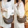 Sac en boucle vintage Half Moon Sacs Luxury Designer Pochette Womens Chain Mens Mens Underarm Cross Cross Body Bodin Saddle Saddle sacs à main