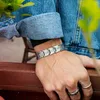 Bracelets de charme Bracelet réglable de couleur argent pour hommes 13mm sculpté en acier inoxydable