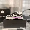 Chaussures designer Sneakers femmes 2023 Chaneels Panda Couleur assorti des baskets pour femmes Sole épaisses Papa de design polyvalent