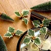 Fiori decorativi 5/10 pezzi foglie artificiali di Natale con stame di bacche ghirlanda fai da te ghirlanda per feste di Natale forniture per la casa decorazione di nozze