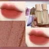 Lipstick Lip Glaze Kleur valt niet uit Anti-aanbakbeker Mat Natuurlijk Langdurig 231115