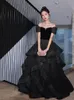 花嫁の最新の王女の母親の宝石首のレースアップリケロングキャップスリーブマルチレイヤー光沢のあるブラックパーティーフォーマルイブニングドレス403