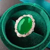 Комплект ожерелья и серег Ювелирные изделия Сверкающие флуоресцентные дан-образные зеленые халцедоны Легкий нефритовый кулон из трех частей Основной 13 18-10 12