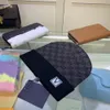 Projektantka Męska i damska Fashion Masher Fall/Winter Hats TOque Thermal Knit Hat Hat Brander Bonnet Wysokiej jakości kości w kratę luksusowa czapka czaszka czapka czapka