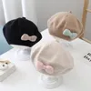 Berretti Cappelli RICYGVM Berretto lavorato a maglia per bambina Berretto carino con fiocco Principessa Artista Pittore Berretto tinta unita Cappello all'uncinetto Autunno Inverno Caldo Berretti per bambini 231115