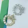 Broches en perles et strass pour femmes, style Baroque, tendance, papillon, tulipe, robe, pull, vêtements, accessoires, cadeaux de mariage