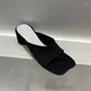 Slippers 2023 Fashion Women عالية الجودة المصمم أحذية العلامة التجارية غير الرسمية للنساء الكعب الصيفي الإناث