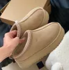 Tasman Tazz Slipper Designer Boot Luxury Mens Womens Snow Mini Ankle Kort läder Vinterplattform Stövlar gråa svarta vita damer flickor