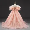 Luxury Feather Ball Gown Flower Girl Dresses For Wedding Arabic Shiny Gown Pärled Bateau Neck Appliced ​​Toddler Pageant Gowns Tulle Tiered Long Train Kids Prom Dress