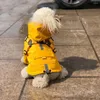 Fechamento do zíper do vestuário de cães com anel de tração anel de chuva à prova de chuva capa de chuva de capota de chuva para viagens ao ar livre