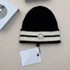 Autunno e inverno MONCLiR cappello lavorato a maglia da donna classico designer M Beanie Cap berretto termico da uomo in pelliccia di coniglio sono disponibili