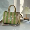 Sacola listrada Sacos de palha Mulher Crochê bolsa de luxo Bolsa de compras de verão Totes bolsas de ombro Triângulo bolsas verdes para venda