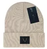 Chapéus de grife de moda Marca Itália Chapéu V Gorros masculinos e femininos gorro outono / inverno chapéu de malha térmica marca de esqui gorro xadrez crânio chapéu de luxo boné quente B17