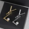 Designer Diamond Broche Voor Vrouwen Luxe Sieraden Heren Brief Parel Broche Pak Accessoires Ornamenten Legering Mode Broches Geschenken Voor Vrouw