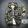 Herren Jacken Camouflage Jacke Herren Mode Windjacke Trend Jugend Hip Hop Streetwear Mit Kapuze Student Sportswear Class ClothesMen's