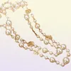 Modedesigner Luxus klassischer Stil hohl Rosen elegante Multi -Farben Helle Perlen Langes Pullover Statement Halskette für Frau 122718553