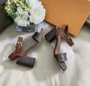 Популярный бренд Summer Women Sandal High Hel Heel Luxury Brand Design Silhouette Sandals Block Heel Brown Подличная кожаная ходьба на открытом воздухе Eu35-41 с коробкой