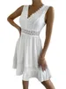 Robes décontractées Style européen dentelle blanche femme robe à col en V sans manches moulante robe mini