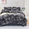 Ensembles de literie Housse de couette en peluche taie d'oreiller literie chaude et confortable ensemble de trois pièces en tissu doux pour la peau pour lits simples et doubles 231116