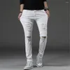 Jeans da uomo taglie forti 28-38 pantaloni da uomo lunghi slim in denim strappati primavera autunno moda casual con foro