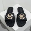 Slippels Metallic Sandalen Designer Designer Slides Geborduurde strand Slipper Fashion Letter Sandaal Sandel Casual Flip Flops vrouwelijke zomerschoenen lage hakschoenen