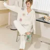 Женский флисовый пижамный комплект с V-образным вырезом и цветочным принтом, зимняя женская одежда для сна, 2 шт. с брюками, однобортная пижама для женщин zln231116