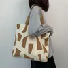 Bolsas de noche Moda para mujer Lona geométrica Un hombro Bolsa de asas Estudiante universitario Libros de carga Estilo coreano Cremallera literaria para mujeres