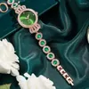 Armbandsur Luxury Emerald Green Vintage Gemstone Diamond Crown Fashion Armband Rund liten Dial Watch Present för kvinnor