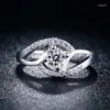 Z bocznymi kamieniami Eleple białe złoto pierścionki biżuterii dla kobiet w stylu Cuubic Criconia Vintage Pierścień zaręczynowy Bague Wedding Fashion VSR009