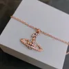 Модель дизайнерский подвесной ожерелья роскошные бренды женские ювелирные украшения сатун чокеры металлическая жемчужная цепная ожерелье