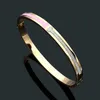 2023 Luxury Brand Designer Armband Fashion Pink Frosted T Armband Manschettarmband Högkvalitativ 18K Guldkvinnor armband