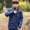 Jacken Kinder Jungen Mädchen Jacken Mit Kapuze Frühling Herbst Outerwar Wasserdichte Kinder Regen Jacken Sportswear Baumwolle Gefüttert Windjacke 230818