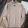 Erkek ve Kadın Tasarımcısı Yeni Sweater Moda Kadın Üçgen Kazak M L XXL XXXL Yüksek Boyun Sıradan Uzun Kollu Sıcak Kazak Sonbahar ve Kış Uzun Kolu Giyim