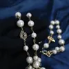 Collane con ciondolo Nuovo cristallo intarsiato croce dimensione lettera perla lunga catena maglione a doppio strato materiale in ottone