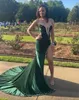 Çarpıcı Deniz Kızı Prom Elbiseler Boncuklu Daldırma Boyun Yan Bölünmüş Velvet Rhinestones Çarpıcı önlükler Süpürme Tren Artı Boyutu Resmi Giyim