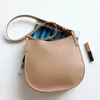 حقائب المساء 2023 البسيطة الأوروبية العلامة التجارية Nappa Cowwhide Leather Leather Women's Counter Bucket Bag أعلى جودة رسول أنثى